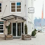 With Hotel Tromsø