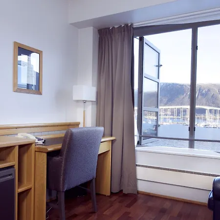 Hotell With 4*