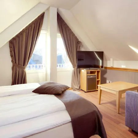 With Hotel 4*