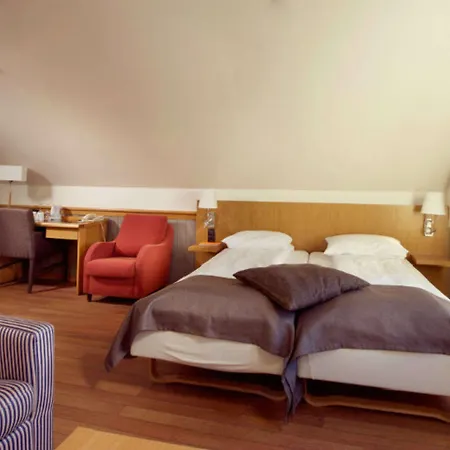 With Hotel 4*