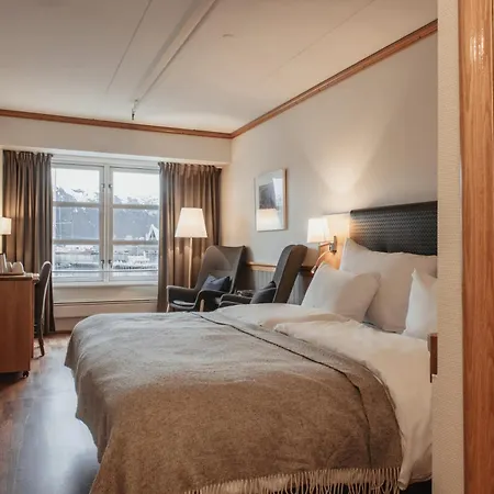 With Hotel Tromsø