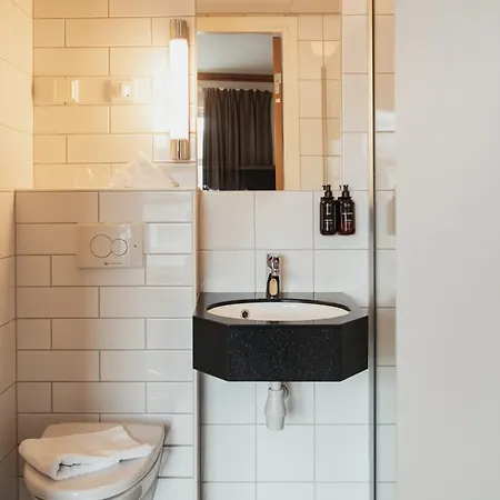 Hotel With 4*