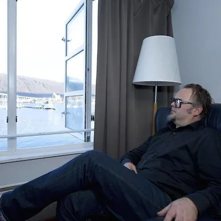 With 4* Tromsø