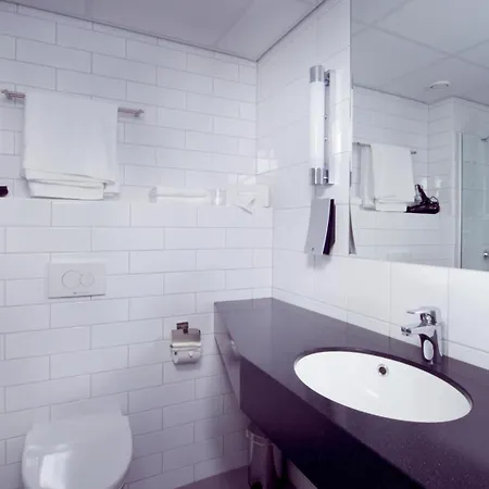 With Ξενοδοχείο Τρόμσο