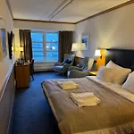 Hotel With 4*